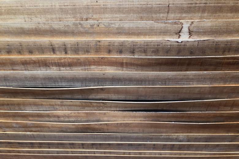 Vochtabsorberende materialen zoals hout veroorzaken condensproblemen.